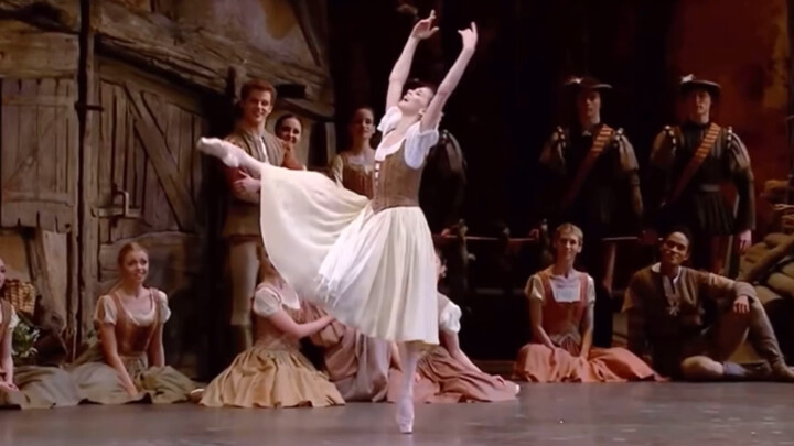 [Ballet/Showmanship] Two short clips showing kneeling pointe