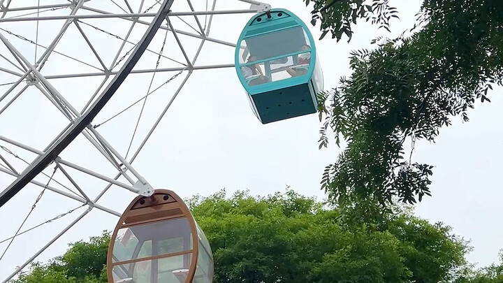 Reliving Childhood at a Retro Park Amusement Park in Xi’an on Children’s Day!
