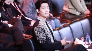 Thank you Peter Pan for giving Xiao Zhan the sea of red at the 2023 Weibo Night!