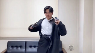Kamen Rider Jihu Jien plays by himself