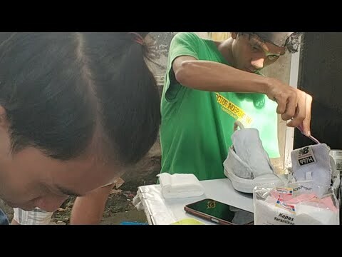 DIBELAKANG LAYAR LAUNDRY SEPATU