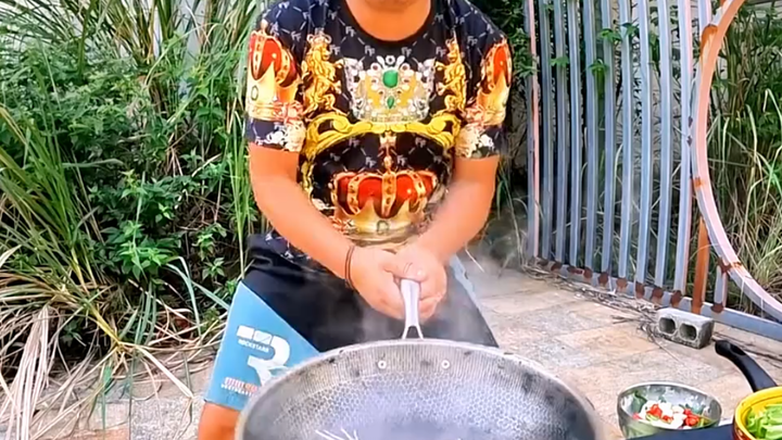 Mười lần quay sát thương chí mạng