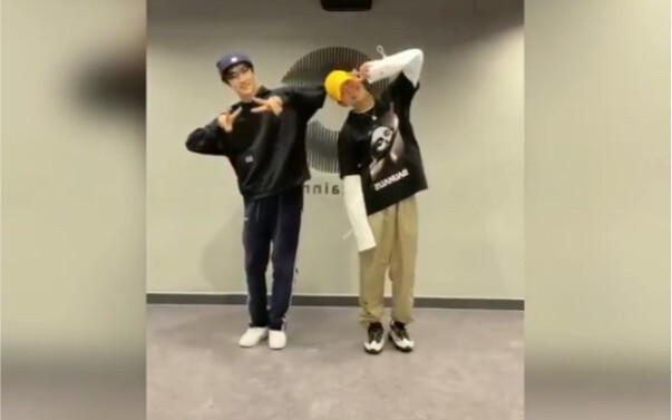 CIX金昇勋 x 尹炫晳 - WINNER《HOLD》舞蹈挑战