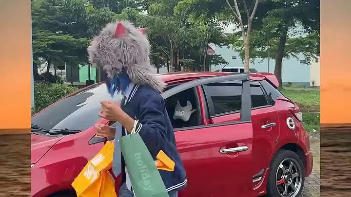 COSPLAY ANIME | cara tutup pintu mobil