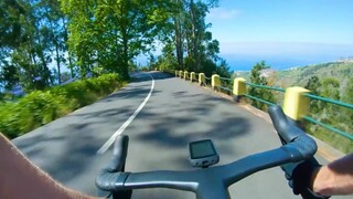 “请将我染成蓝色，要那种天蓝色和海蓝色融在一起的那种蓝，谢谢。”