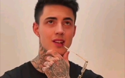【Jakipz/Jakeandrich】ผู้คนคิดว่าพระโพธิสัตว์ชายมีสัญชาติอะไร?