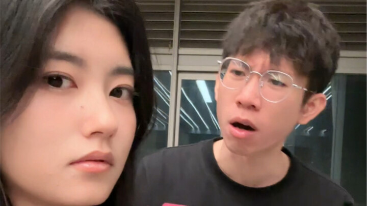 ความแตกต่างระหว่างนั่งเบาะผู้โดยสารข้างคนขับก่อนแต่งงานกับหลังแต่งงาน