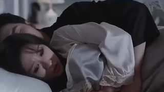 Aku pikir CEO dipaksa menikah denganku, nyatanya dia diam-diam menciumku setiap malam