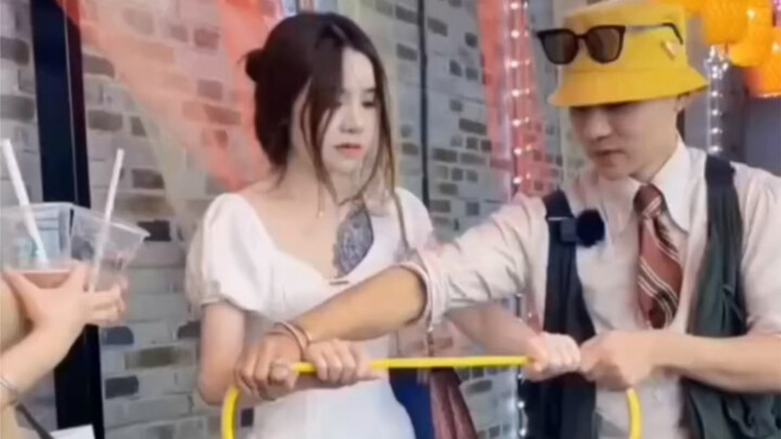 Unveiling India’s Sky-Piercing Rope—That Bubble Tea Girl Next to It Burst Out Laughing!