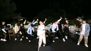 Khoảnh khắc hoàng đế Thuận đi săn