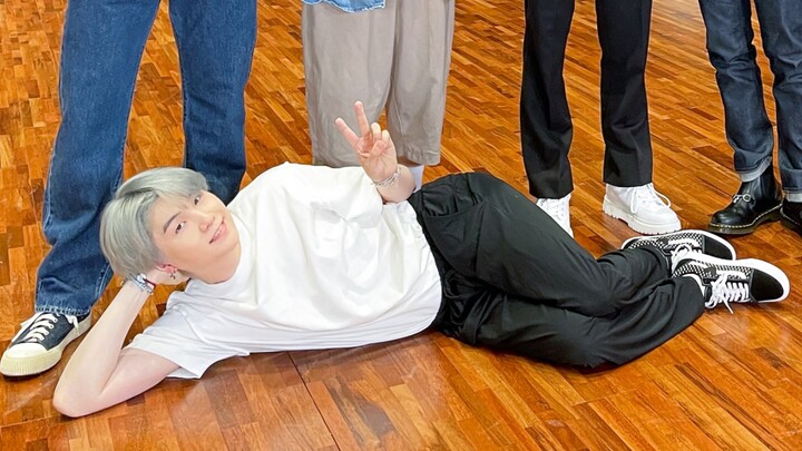 【Min Yoon Gi SUGA】Ruang Latihan BTS Permission to Dance fokus pada SUGA