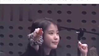 Ngươi phải bắn vào đầu anh trai mình để cưới cô ấy. Ngươi có đồng ý không? — Bình luận từ các vị thầ