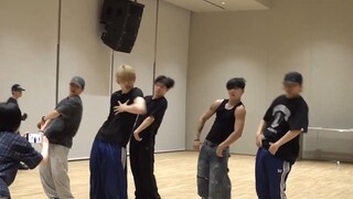 Choi Yeonjun x WDBZ 'GGUM' dance practice collaboration clip