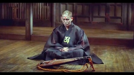 【3】In the end, the monk had his ear torn off by the ghost samurai.