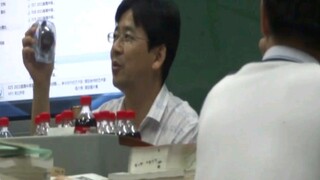 Giáo viên tiếng Anh: "Một chiếc đồng hồ điện tử hai đô la cũng có tác dụng tương tự"