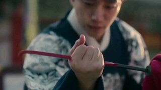 [The Red Sleeve]  Yi San Grabs The Hot Stick To Protect His Mom