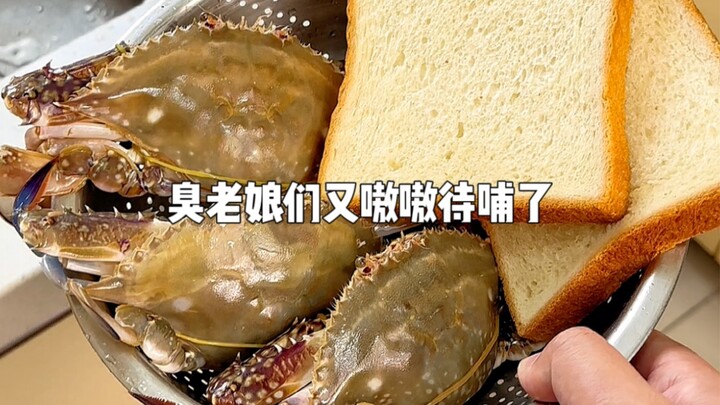 Roti tawar yang dibuat sendiri oleh koki ini bikin kepiting pasir di teluk pelindung rasanya juara!