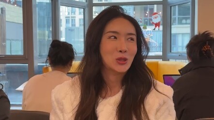 Setelah kerja keras sepanjang tahun, aku masih harus tampil untukmu.