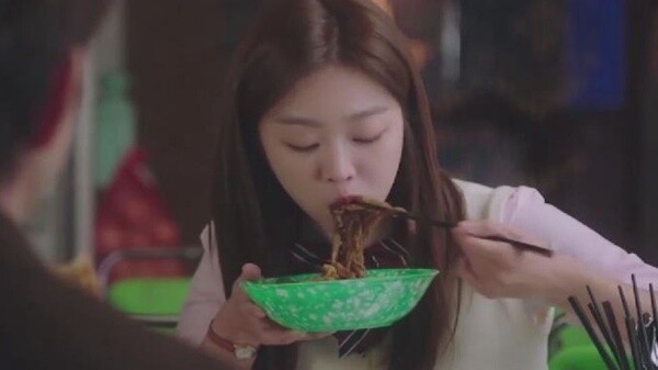 [Drama] K-Drama Female Lead Eating Jjajang Noodles Cut
