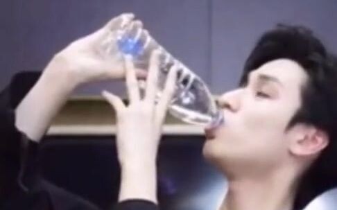 Thời Đại Thiếu Niên Đoàn: Nghiêm Hạo Tường nhất định sẽ là cao thủ hôn sau này!