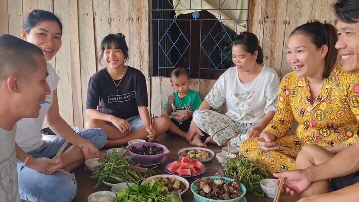 Cả nhà No cứng bụng với món cá đói kho trái vải chấm rau vườn đúng điệu | ATCL