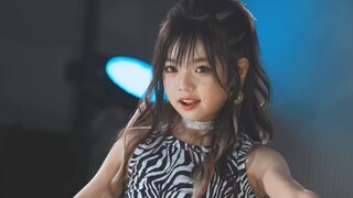 [Sân khấu][4K] Tiểu Reina quyến rũ quá đi mất