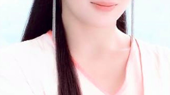 Holy crap! She was this stunning before she even met Yu Zheng—absolutely breathtaking!