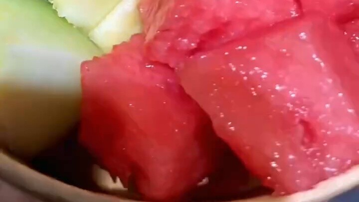 "Em bé dễ thương tảng băng trôi"