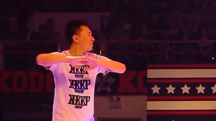 ศึกสุดยอดพลัง POPsonic ฟงเจิ้ง ปะทะ จอมมารฝรั่งเศส เนลสัน #เต้นบนท้องถนน #โปปปิ้ง #วิดีโอโบราณ #KOD 