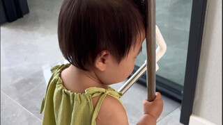 小孩长大后：我不能扫地，我小时候一扫地就头疼