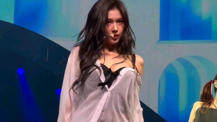 Thần câu cá nhảy múa trước mắt! Buổi biểu diễn solo của Sana trong concert