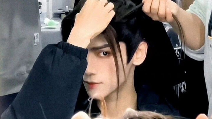 Gila banget!! Saat pertama kali lihat, aku kira itu boneka.