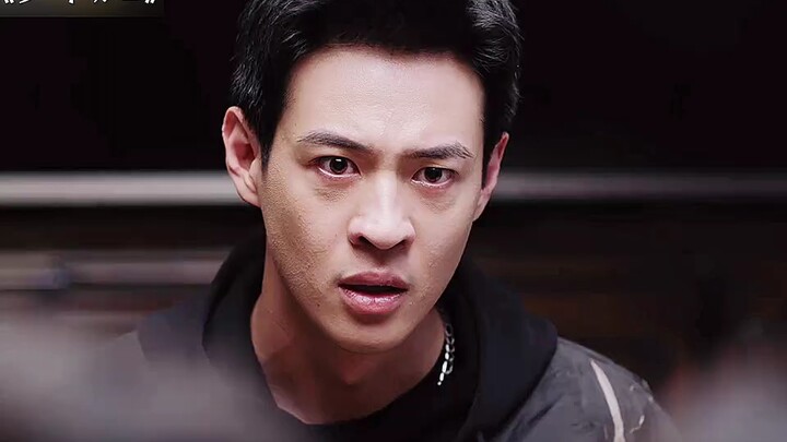 Li Xizhou secretly spied on Xiaoqi, only to get thoroughly beaten up by Miaomiao and Haozi. The frie