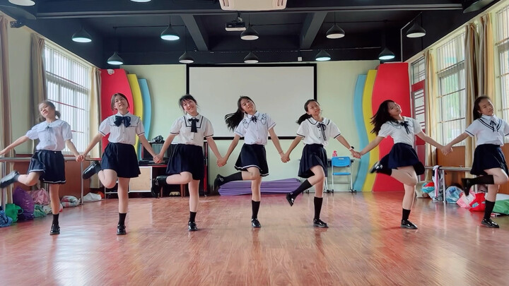 Whose youth DNA just stirred! Mother’s Day in the practice room—pure energy unleashed!