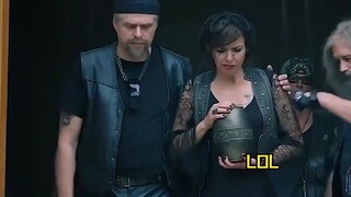Đội ngũ chuyên gây chuyện, phim hài hước Canada "LOL"