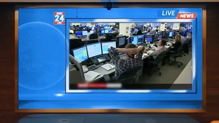 เศรษฐีแกล้งเป็นคนส่งของเพื่อช่วยเหลือครอบครัวอย่างลับๆ แต่ถูกดูหมิ่นและบังคับให้หย่าร้าง