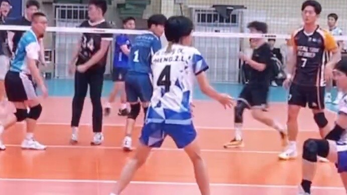 Entering the finals of the Nanhu Cup, breaking the history of no non-sports college team entering th