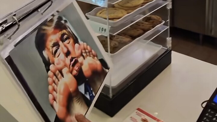 Khi tôi ngẫu nhiên cho người qua đường xem một số hình ảnh không rõ ý nghĩa (2)