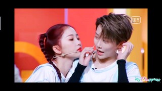 XIN Liu and Esther Yu Moments | XinXin Moments #Let'sParty #XinXin #IQIYI 刘雨昕 X 虞书欣