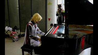 Saya hampir menghancurkan piano Uskup Otto, pisaunya sangat sakit