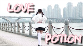 【LOVE POTION】I just want to ask a question: why don't your stockings slip...