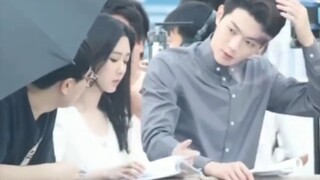 ฮ่าๆ จริงๆ แล้วมีภาพหลุดของเฉิงฮวนจีอยู่บ้างที่ไม่เคยเห็นมาก่อน ชุดใหม่ของเฉิงฮวนสวยมาก (พรุ่งนี้จะม