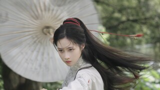 [Use an umbrella as a sword] An umbrella can do more than just keep out the rain, come in and get be