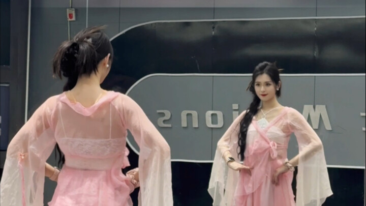 【Hush】Ancient Style Jazz - Falling Petals, Qi Duo Group; breakdown of the applause cue is attached b