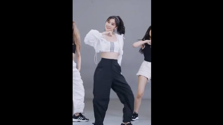 [Shin Yujin] Sneakers practice room focus—let’s check out the super energetic “Pot Baby”!