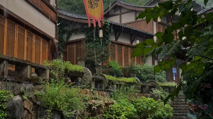 บางคนรอสายฝน บางคนบ่นว่าฝนตกเร็วเกินไป