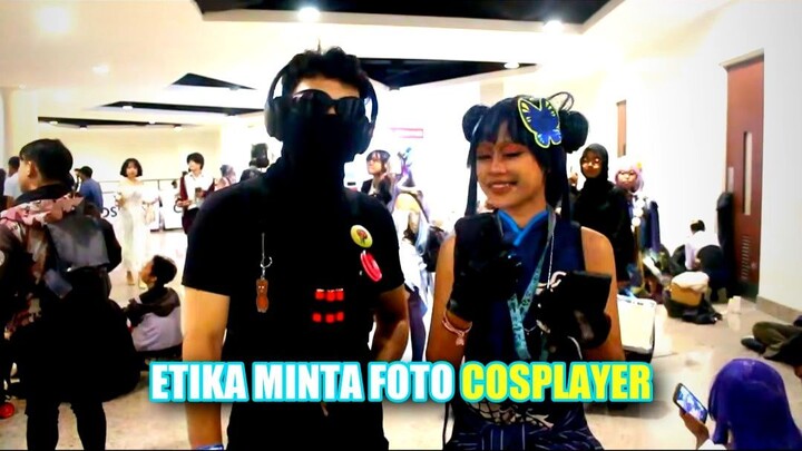 Etika Minta Foto Cosplayer