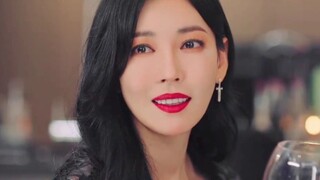 [Tầng trên cùng] "Nhìn thấy mẹ vui, con cũng vui" "Hôm nay là ngày hạnh phúc nhất trong cuộc đời mẹ"