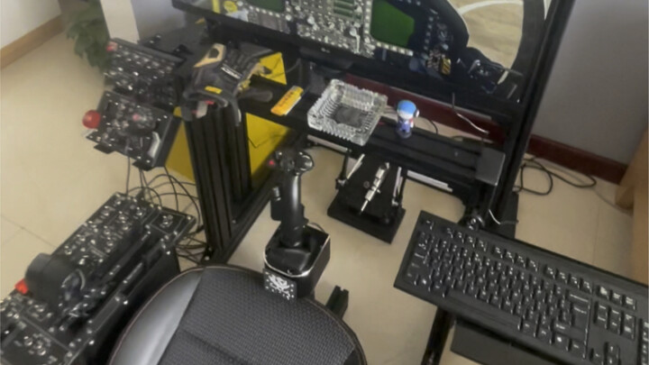 أي فتى عجوز لا يحلم بأن يمتلك طائرة مقاتلة؟