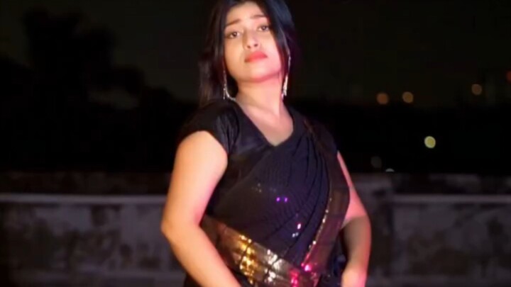 Saree Chamakdar 🤩❤️...#treding #viral #bhojpuri #reels #foryou